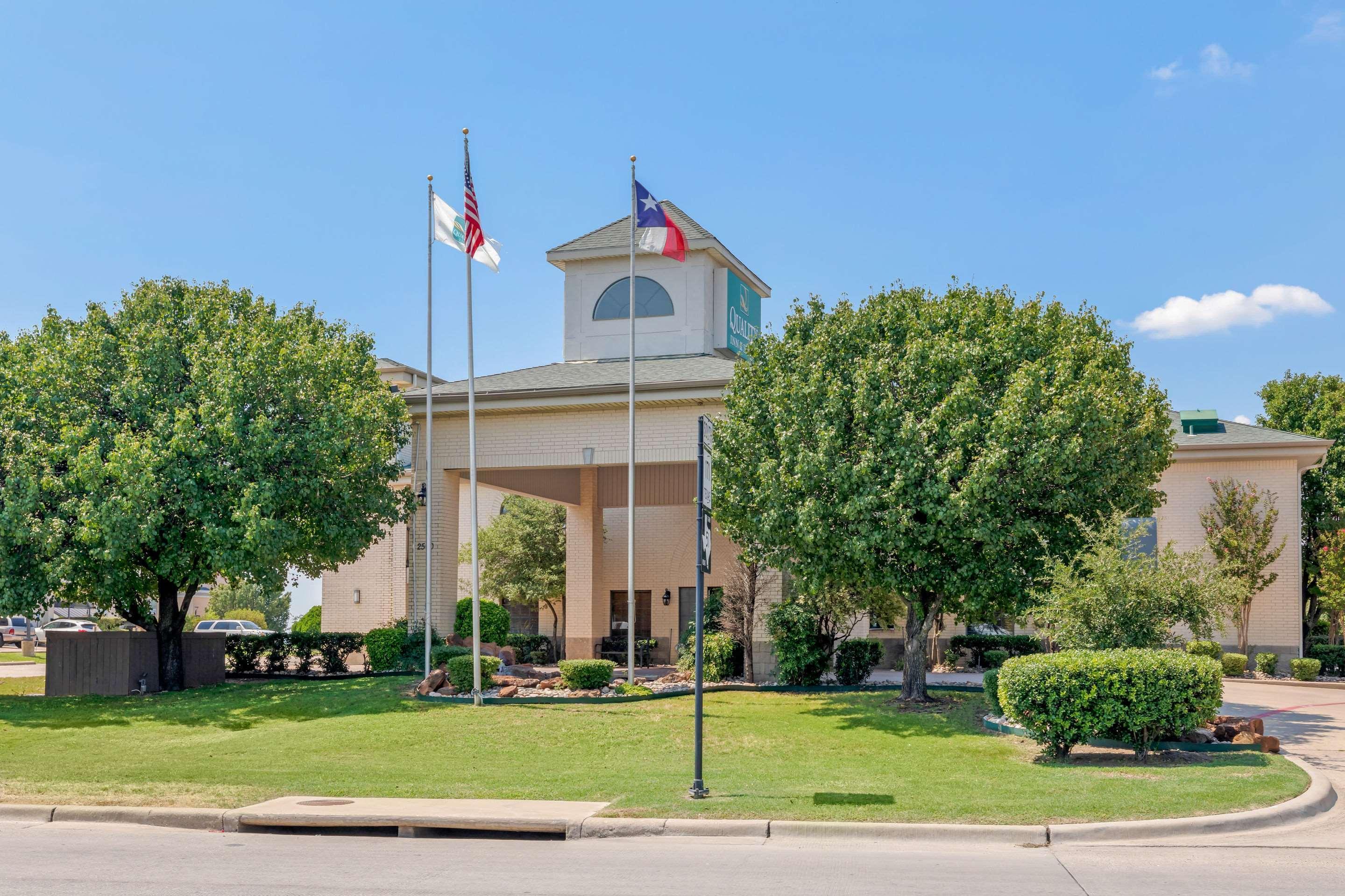 Quality Inn & Suites Weatherford Exterior photo